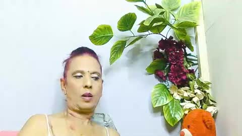hot queen online show from June 19, 5:17 pm