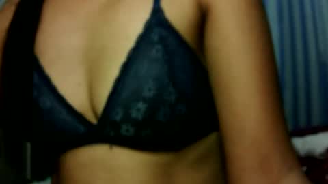 Snapshot of hot_quin11 chatting on February 4, 12:40 am hot_quin11 online show from February 4, 12:40 am