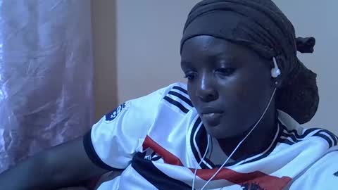 Snapshot of hot_raylah chatting on January 18, 12:20 pm RAYLAH online show from January 18, 12:20 pm