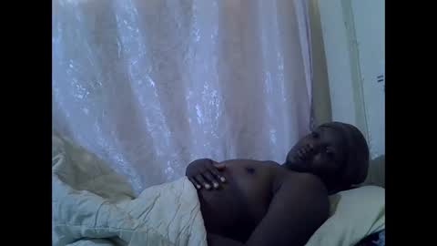 Snapshot of hot_raylah chatting on February 15, 9:19 am RAYLAH online show from February 15, 9:19 am