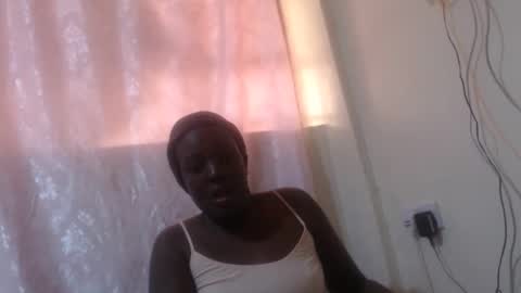 Snapshot of hot_raylah chatting on February 24, 11:30 am RAYLAH online show from February 24, 11:30 am