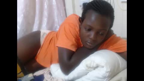 Snapshot of hot_raylah chatting on February 27, 2:33 am RAYLAH online show from February 27, 2:33 am