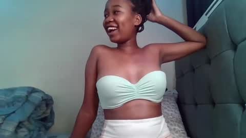 hot sexyy ladyy online show from March 6, 12:32 am