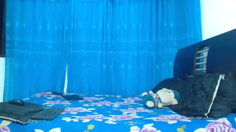 Hot Sharks   online show from October 16, 10:27 am