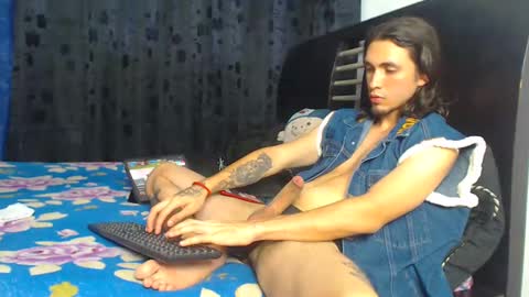 Hot Sharks   online show from November 2, 10:34 pm