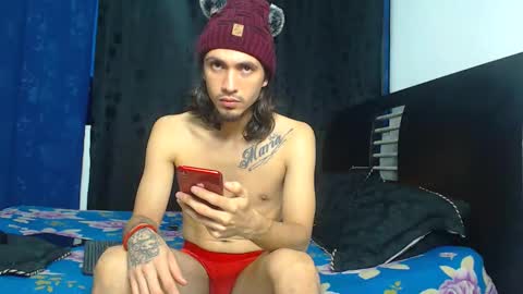 Hot Sharks   online show from November 10, 10:36 am