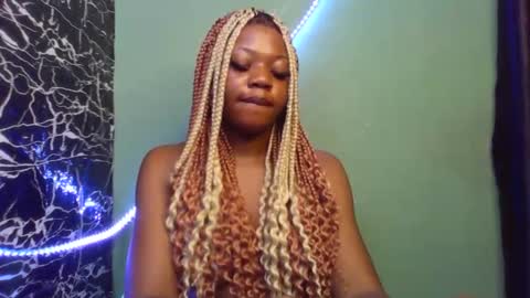Snapshot of hot_stellaa chatting on February 13, 10:43 pm Stella online show from February 13, 10:43 pm