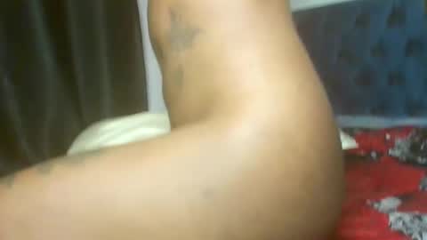 hot_velvet2 online show from March 16, 5:50 pm