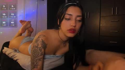 Snapshot of hot_weedlover chatting on September 15, 1:49 am KATE and JEFF online show from September 15, 1:49 am