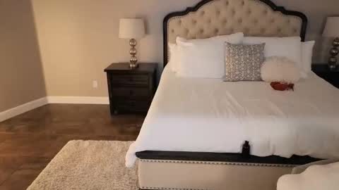 Hot Wife    hotwife sexy new milf highclass brunette bigboobs natural mature online show from May 16, 6:54 am
