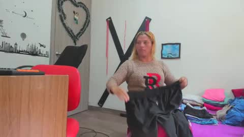 hotandfierylatinos online show from January 14, 2:22 pm