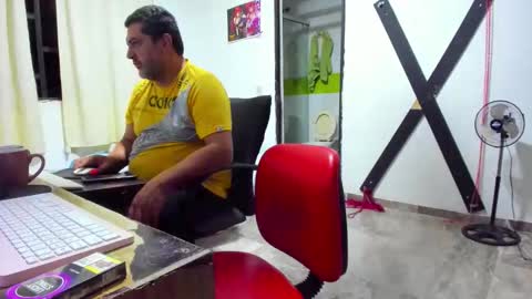 hotandfierylatinos online show from May 30, 10:01 am