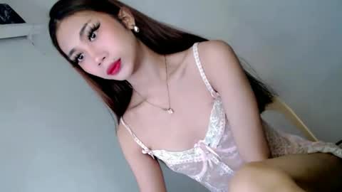 hotasian2345 online show from February 10, 9:57 am