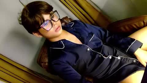 Snapshot of hotasian_ chatting on April 19, 7:38 pm hotasian_ online show from April 19, 7:38 pm