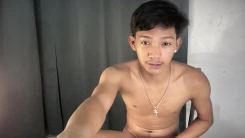 hotasian_jerome online show from March 11, 7:03 am