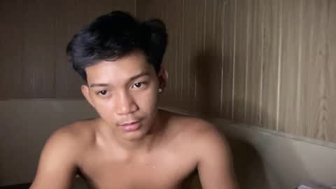 hotasian_jerome online show from May 28, 7:33 pm