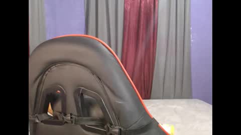 hotasian_pinky online show from March 24, 2:16 am