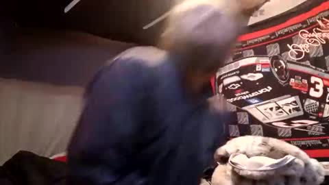 hotassroom online show from March 17, 3:22 am