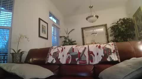 hotblondemilf1962 online show from December 4, 10:18 pm