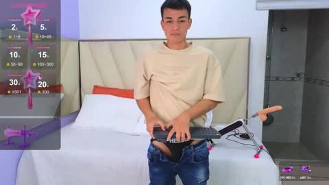 hotboy21_ online show from October 1, 4:07 am