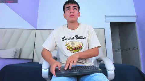 hotboy21_ online show from January 14, 3:34 am