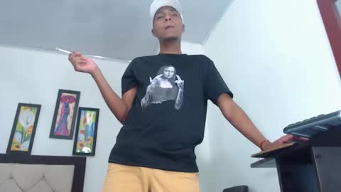 hotboyluxe online show from February 6, 3:00 am