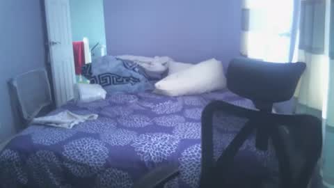 hotboyron online show from December 9, 9:39 am