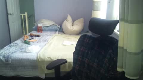hotboyron online show from May 12, 9:06 am