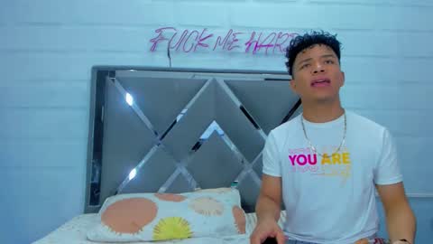 DANIEL AND KEVIN online show from November 10, 6:12 am