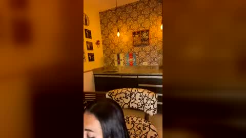 Snapshot of hotbronzeada chatting on June 15, 11:18 pm Michele online show from June 15, 11:18 pm