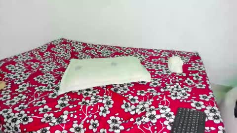 Snapshot of hotbunnyy_ chatting on November 11, 10:10 pm Hot Bunny online show from November 11, 10:10 pm