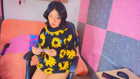 Snapshot of hotcakes_uwu chatting on May 14, 1:23 am Hotcakes online show from May 14, 1:23 am