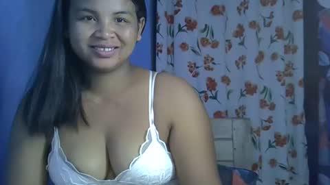 hotcelici online show from September 23, 7:33 am