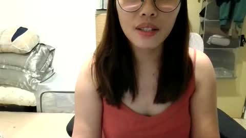 hotchick2099 online show from April 4, 2:03 pm