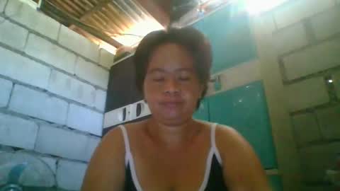 Snapshot of hotchicks4uxx chatting on December 15, 1:54 am hotchicks4uxx online show from December 15, 1:54 am