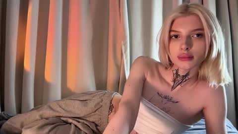 hotchubently online show from September 12, 1:55 pm