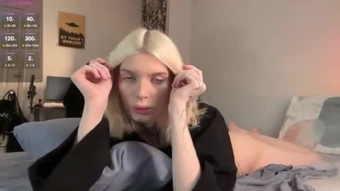 hotchubently online show from September 22, 9:44 am