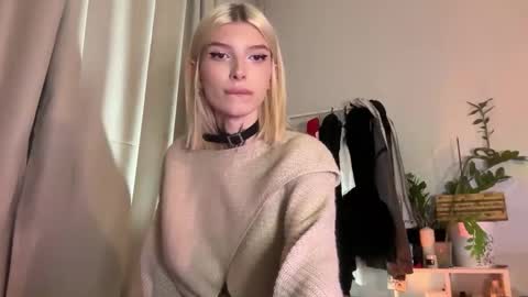 hotchubently online show from October 17, 3:25 pm