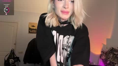 hotchubently online show from December 2, 9:14 am