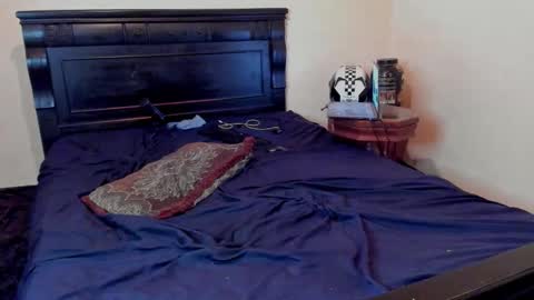 Snapshot of hotcountryboy94 chatting on October 30, 12:45 am Yikes online show from October 30, 12:45 am