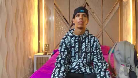 hotcouple_222 online show from November 16, 7:25 am