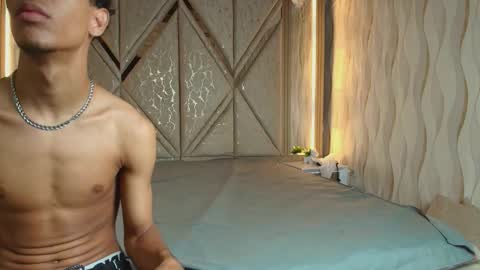 hotcouple_222 online show from January 19, 7:12 am