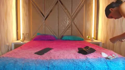 hotcouple_222 online show from March 9, 7:29 pm