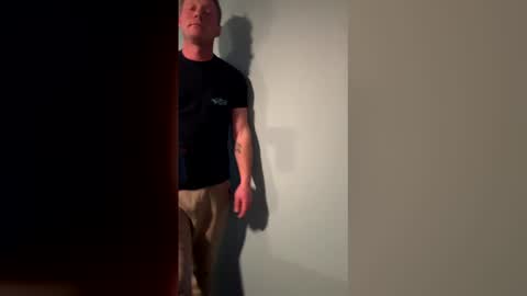 Snapshot of hotdadforyou chatting on February 2, 12:31 am hotdadforyou online show from February 2, 12:31 am