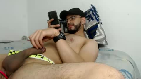 Snapshot of hotdereck33 chatting on March 5, 1:21 am hotdereck33 online show from March 5, 1:21 am