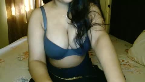 Snapshot of hoteliza6 chatting on November 29, 9:01 am Eliza i dont show face in any show online show from November 29, 9:01 am