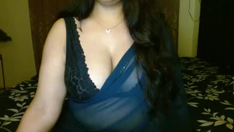 Snapshot of hoteliza6 chatting on December 18, 11:27 am Eliza i dont show face in any show online show from December 18, 11:27 am