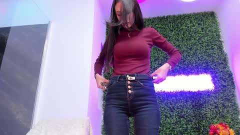 hotfallingdevil online show from November 23, 6:24 am