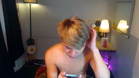 hotfucker_drei online show from September 26, 9:02 am