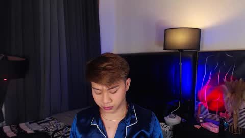 hotfucker_drei online show from October 23, 5:18 am